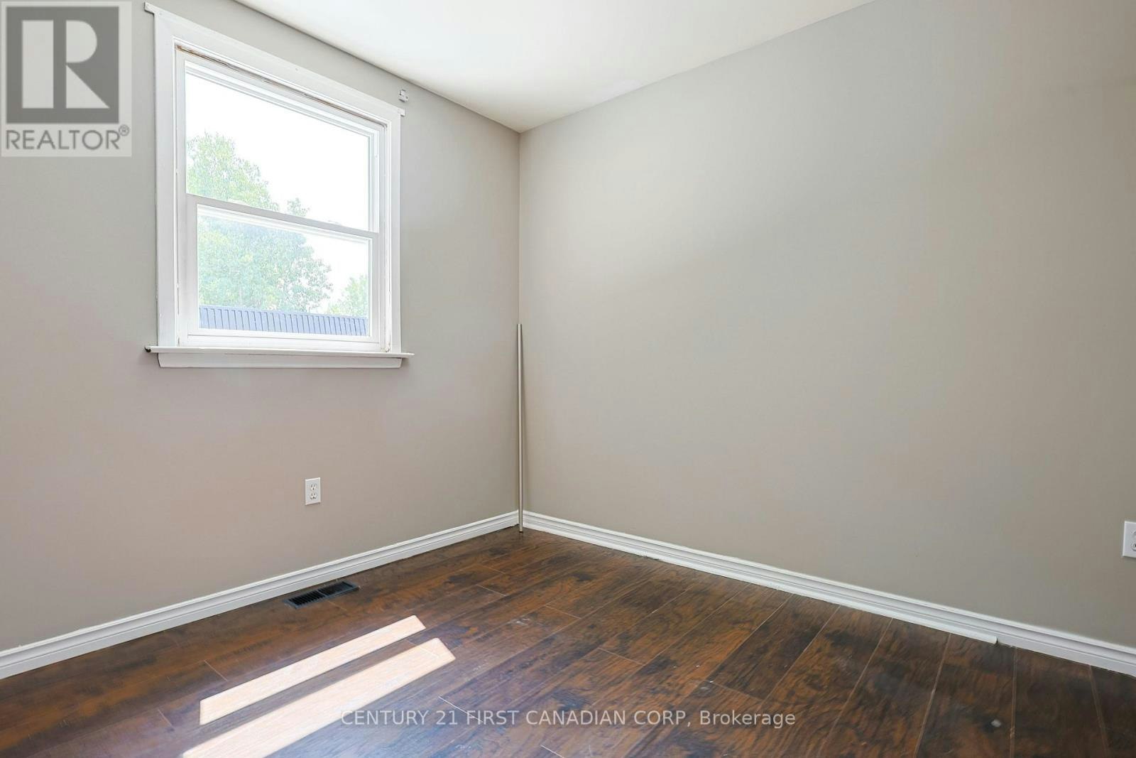 UPPER UNIT-1775 Oxford Street E, London, ON, N5V 2Z6 - 34