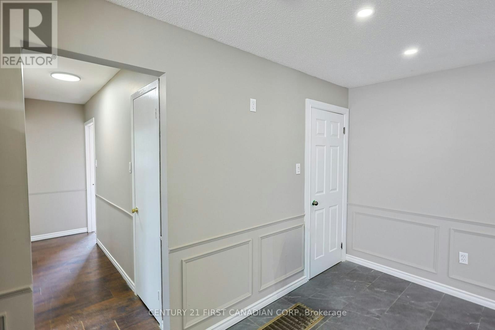 UPPER UNIT-1775 Oxford Street E, London, ON, N5V 2Z6 - 29