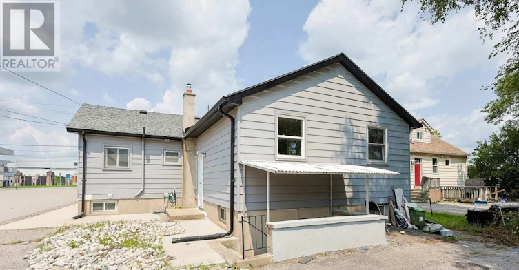 UPPER UNIT-1775 Oxford Street E, London, ON, N5V 2Z6 - 36