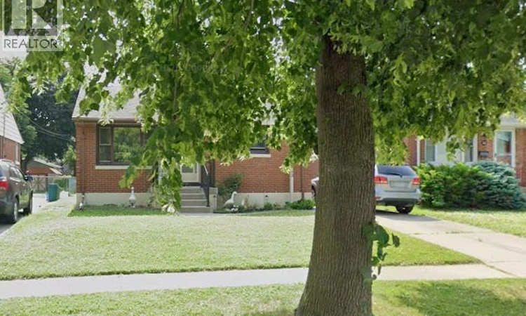 3833 Vaughan