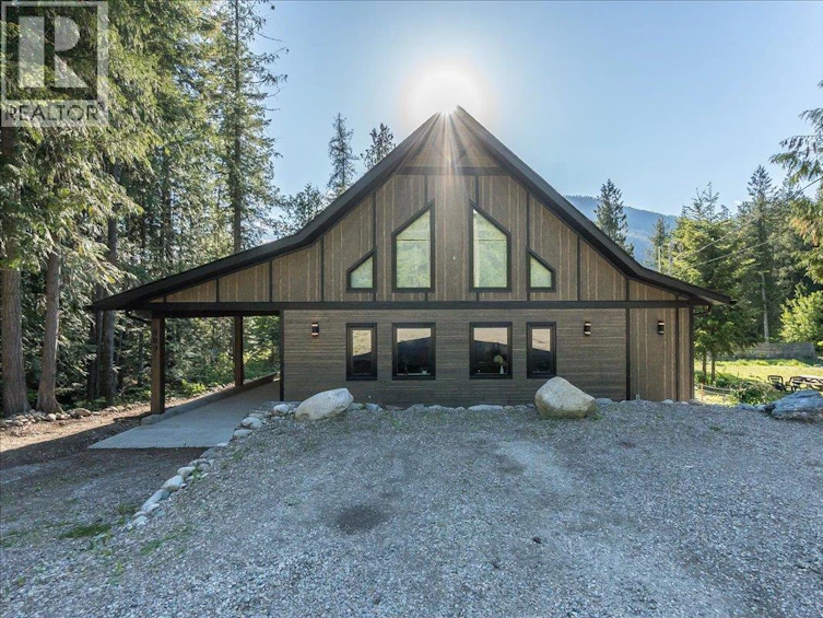 809 Slocan Street, Slocan, BC, V0G 2C0
