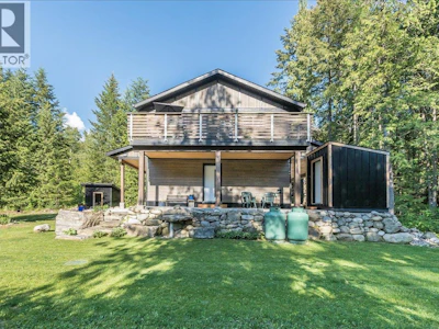 809 Slocan Street - 5