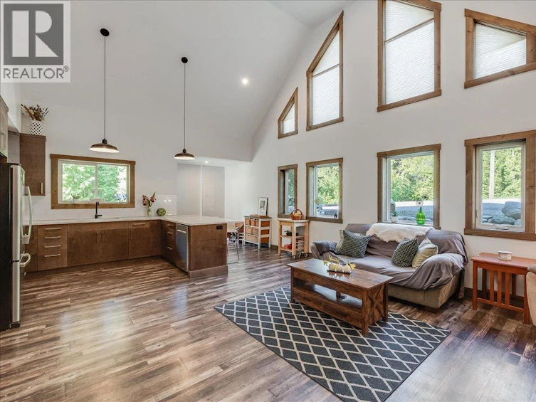809 Slocan Street, Slocan, BC, V0G 2C0 - 14