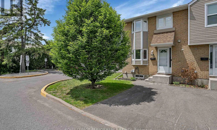 A-1780 Lamoureux Drive