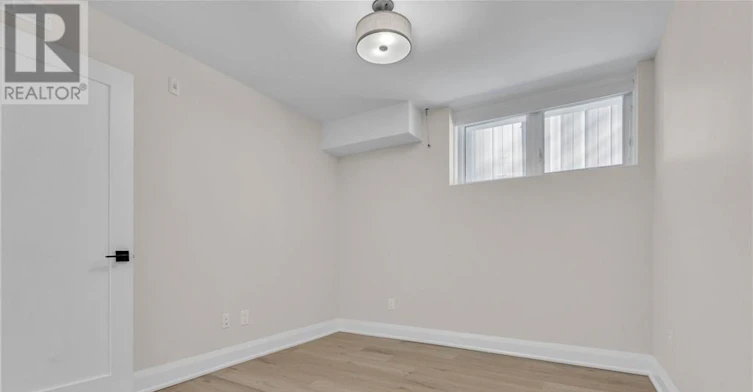 8-58 Florence Street, Ottawa, ON, K2P 0W7 - 8
