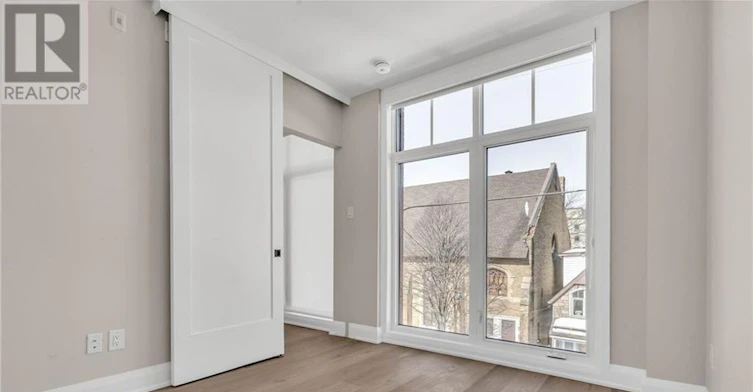 2-58 Florence Street, Ottawa, ON, K2P 0W7 - 10