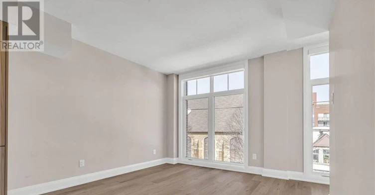 2-58 Florence Street, Ottawa, ON, K2P 0W7 - 4