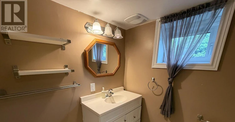BSMT-404 Rustic Road, Toronto, ON, M6L 1W7 - 9
