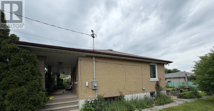BSMT-404 Rustic Road, Toronto, ON, M6L 1W7 - 13