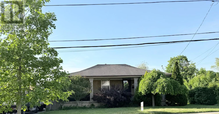 BSMT-404 Rustic Road, Toronto, ON, M6L 1W7