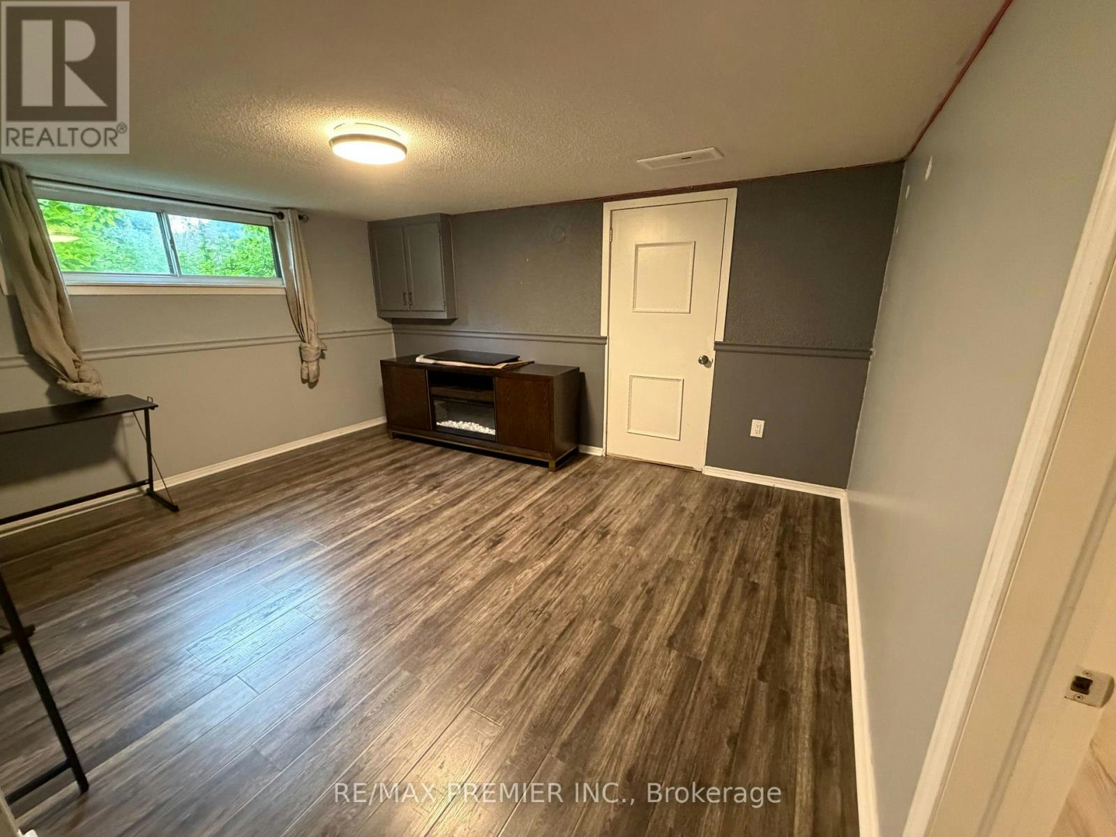 BSMT-404 Rustic Road, Toronto, ON, M6L 1W7 - 4