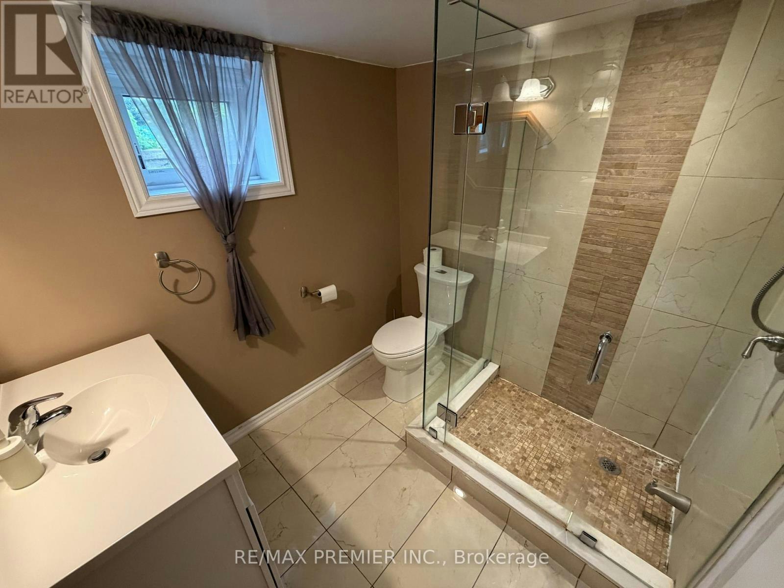 BSMT-404 Rustic Road, Toronto, ON, M6L 1W7 - 8