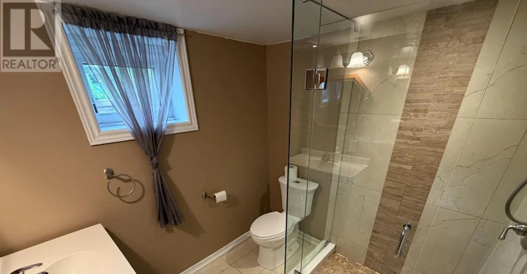 BSMT-404 Rustic Road, Toronto, ON, M6L 1W7 - 8