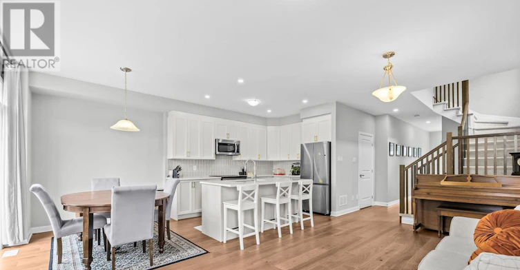 301 Elsie Macgill Walk, Ottawa, ON, K2W 0L1 - 4