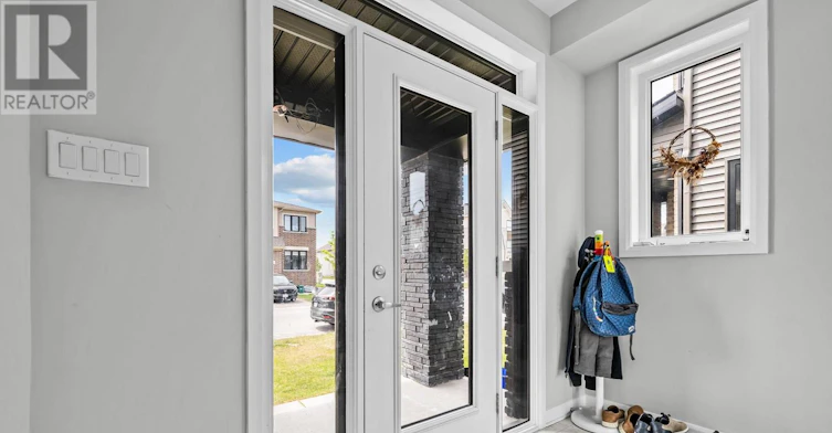 301 Elsie Macgill Walk, Ottawa, ON, K2W 0L1 - 2