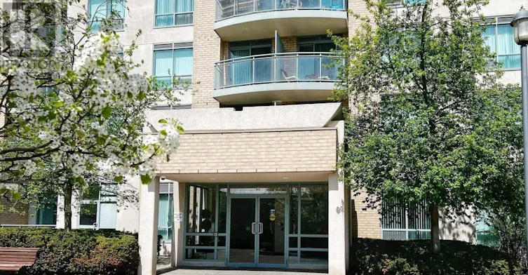 301-51 Baffin Court, Richmond Hill, ON, L4B 4P6