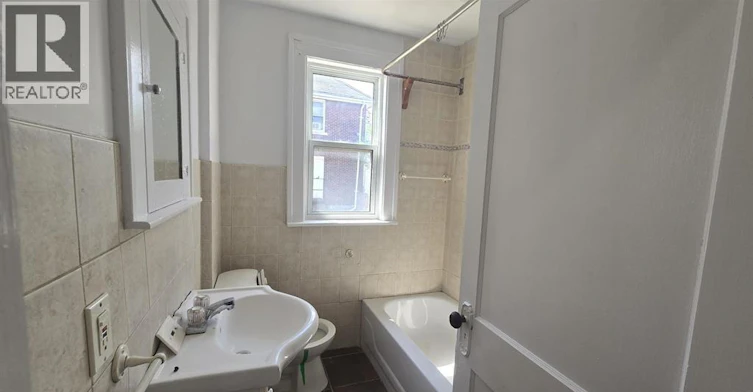 MAIN-2257 Howard Avenue, Windsor, ON, N8X 3V2 - 10