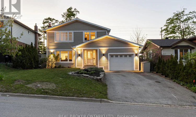 54 Farmingdale Crescent