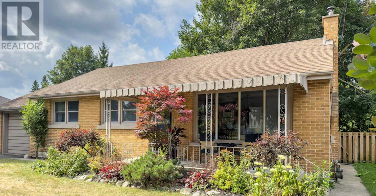 UPPER-10 Western Avenue, Guelph, ON, N1H 6A6 - 2