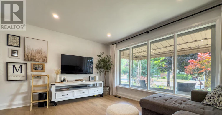 UPPER-10 Western Avenue, Guelph, ON, N1H 6A6 - 11