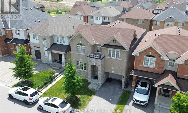 37 Raithby Crescent