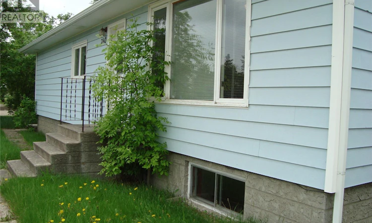 260 6th Avenue E