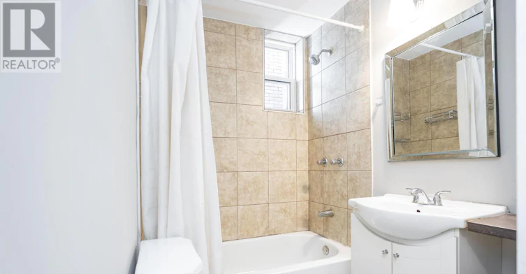MAIN-25 Spadina Avenue, Hamilton, ON, L8M 2W8 - 17