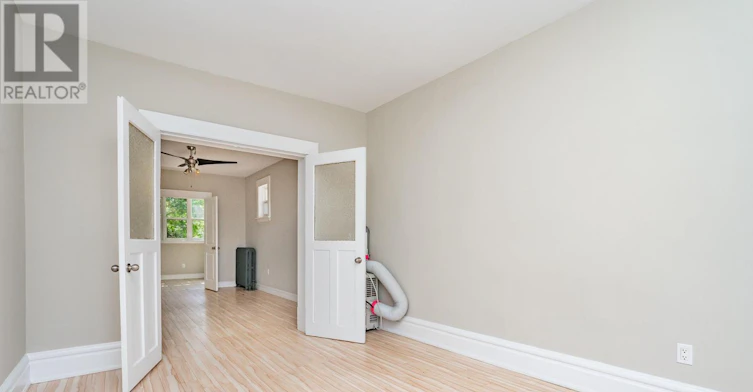 MAIN-25 Spadina Avenue, Hamilton, ON, L8M 2W8 - 16