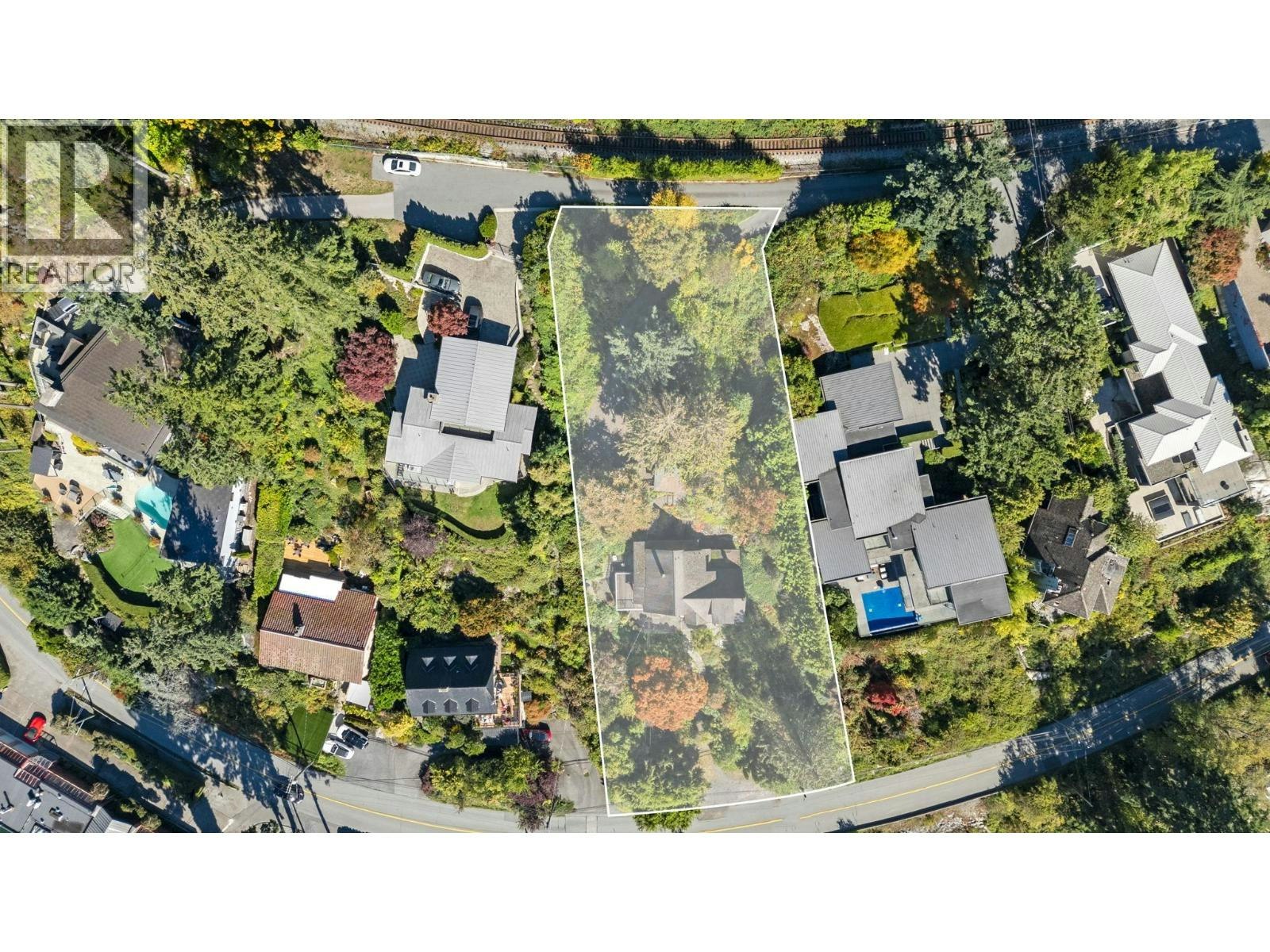 3721 Sunset Lane, West Vancouver, BC, V7V 1N3