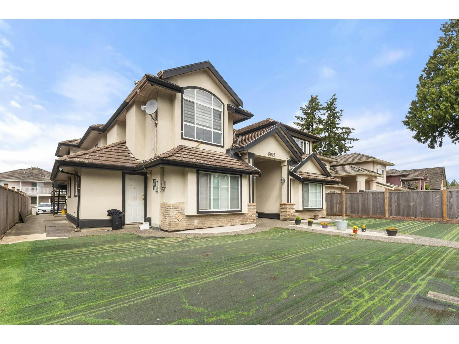 6919 128 Street, Surrey, BC, V3W 4E1