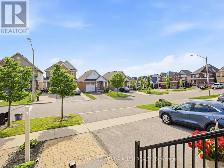 1821 Shelburne Street, Oshawa, ON, L1K 0T3 - 4