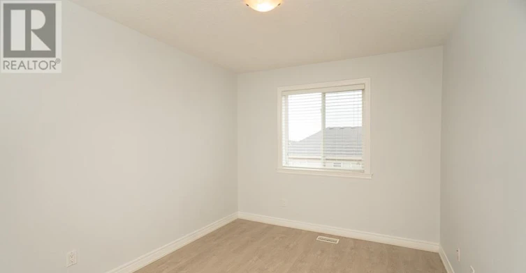 UPPER LEVEL-98 Highgate Drive, Hamilton, ON, L8J 2W9 - 10