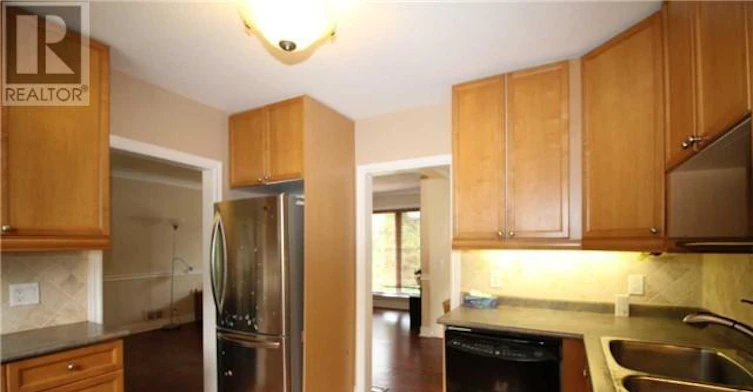 306 Osiris Drive, Richmond Hill, ON, L4C 2P5 - 7