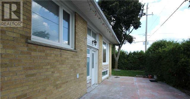 306 Osiris Drive, Richmond Hill, ON, L4C 2P5 - 2