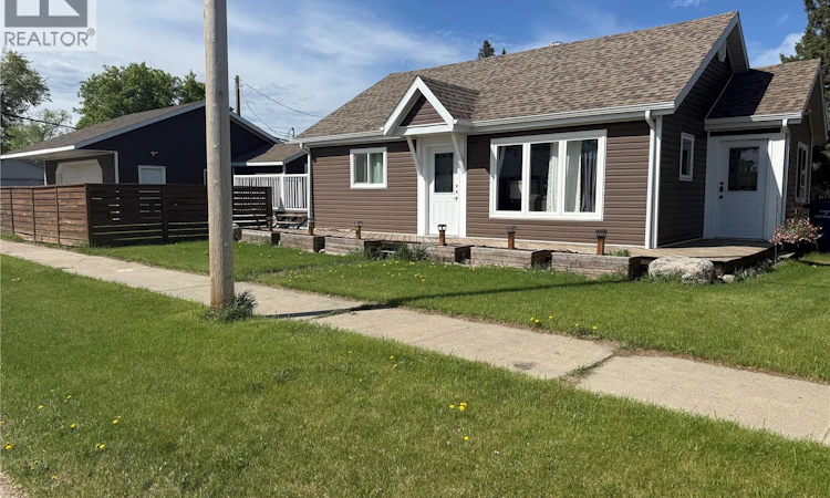 300 8th Avenue W