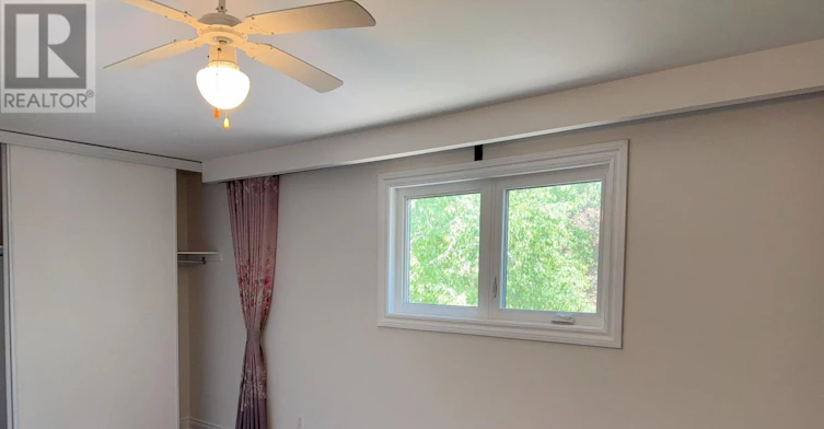 1 Hammond Drive, Aurora, ON, L4G 2T8 - 11