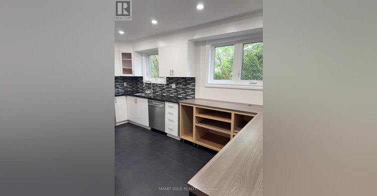 1 Hammond Drive, Aurora, ON, L4G 2T8 - 5