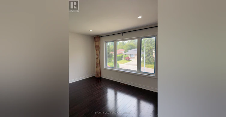 1 Hammond Drive, Aurora, ON, L4G 2T8 - 9