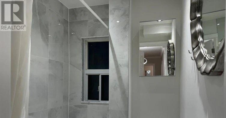 UPPER-151 Dynevor Road, Toronto, ON, M6E 3X5 - 9