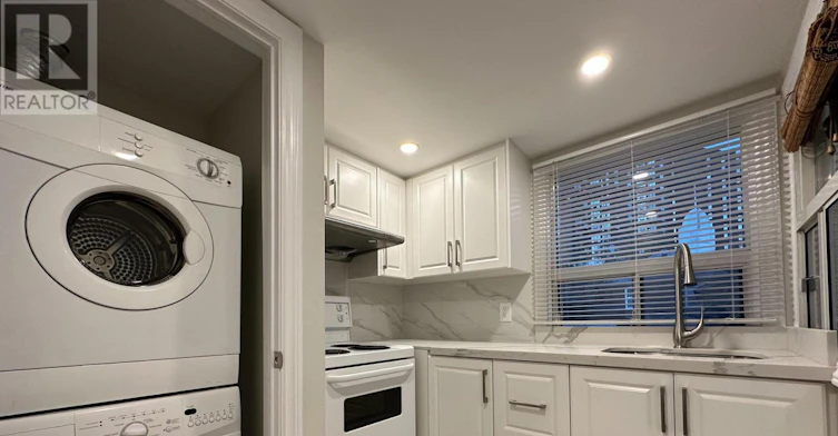 UPPER-151 Dynevor Road, Toronto, ON, M6E 3X5 - 2