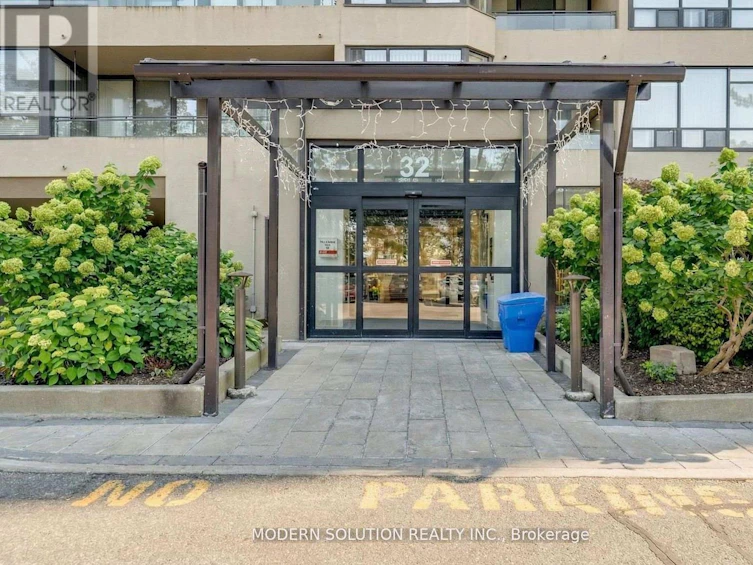 426-32 Clarissa Drive, Richmond Hill, ON, L4C 9R7 - 3