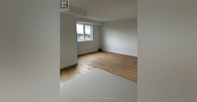 2-70 Chamberlain Avenue, Toronto, ON, M6E 4K1 - 13