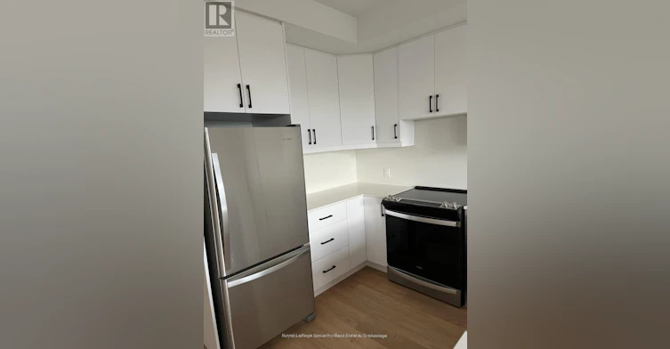 2-70 Chamberlain Avenue, Toronto, ON, M6E 4K1 - 3