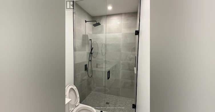 2-70 Chamberlain Avenue, Toronto, ON, M6E 4K1 - 8