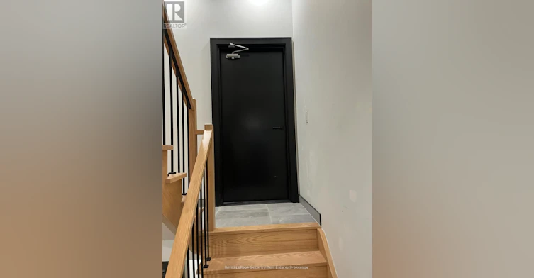 2-70 Chamberlain Avenue, Toronto, ON, M6E 4K1 - 21