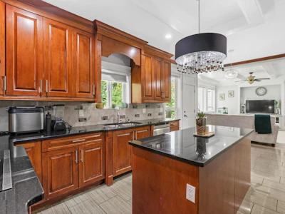 6287 148a Street - 5