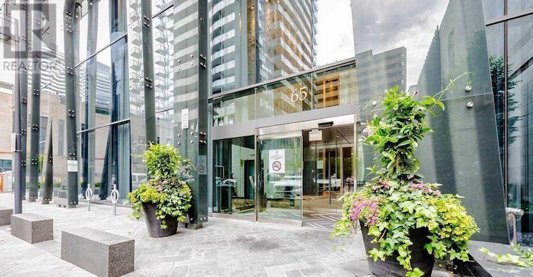 405-65 St Mary Street, Toronto, ON, M5S 0A6 - 2