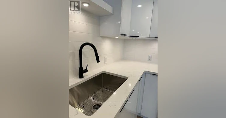 2-696 Holt Crescent, Ottawa, ON, K1G 2Y7 - 4