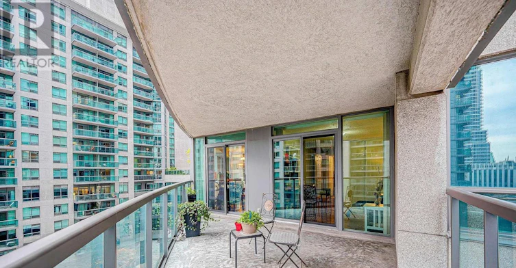 711-30 Grand Trunk Crescent, Toronto, ON, M5J 3A4 - 5