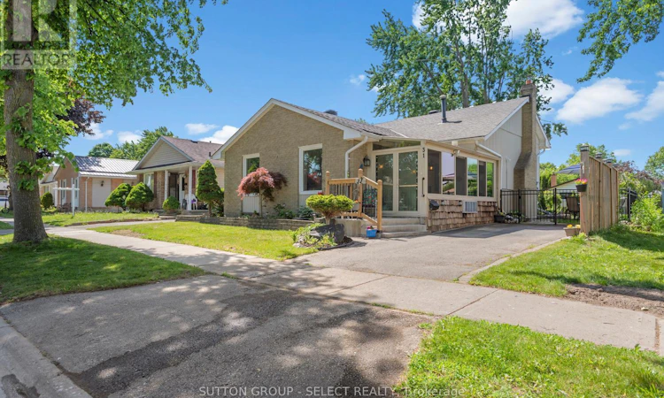 31 Renny Crescent